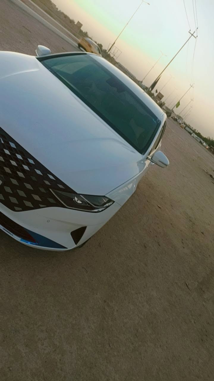 السلام عليكم
هيونداي ازيرا گراندر للبيع
موديل ٢٣
فول الفول
كفاله عامه حته الدعاميات 
لون أبيض صدفي 
رقم بغداد دولي بإسمي مشروع وطني تحويل مباشر 
حساس امامي و خلفي
حساس بلمري 
كاميرا خلفيه بلادي 
كاميرا أمامية تسجيل اثنا القياده
تسجيل شهر تستقبل رام خزن 
تبريد امامي و خلفي 
تبريد و تدفئه كشنات السايق والراكب
تدفئه كشنات الخلفي
ستيرن تدفه 
كشن السايق والعبري كهربا 
كشنات جلد بلادي 
ارضيه جلد بلادي 
قياده ذاتيه 
تحديد الخروج عن المسار 
كروس مثبت سرعه 
٣ أنظمة قياده
ايكو و سبورت و كومفورت طبيعي 
شاشة العدادات ديجيتال رقميه
تبريد مناخ منفصل
بصمة تشغيل عن بعد
 أبواب اماميه بصمه
جنطه ذكيه بصمه 
تشغيل عن بعد 
إنارة ترحيب عند الاقتراب من السيارة 
شفتات في المقود 
سايد بريك كهرباء 
اوتو هولد 
گير دگم 
غاز بلادي 
تمت إضافة خزان غاز أسطواني إضافي بلادي مع خزان الشركه الحلقي
يعني تأخذ أكثر من 160 لتر
تخم اطارات جديد قبل شهر شديته 
ويل كب قياس ١٧ بلادي
لد نهاري امامي خلفي 
تبريد ثلج
محرك 3000
6 سلندر
ماشيه 60
جديده بمعنى الكلمه 
غرفتها أوسع من أوباما 
سرعه و نعومه أثناء القيادة 
مرايا شفط 
اشاره بالمرايا 
اربع ابواب جام أوتو 
ظهور علامه حساس لزجاج الأبواب بالشاشه إذا كان هناك نزول قليل عند إطفاء السيارة 
الاناره الداخليه لد ثلجي بلادي 
بعد بيها هواي موصفات  

معرفت السعر اتصل
أو وتساب وخادمكم
***********
