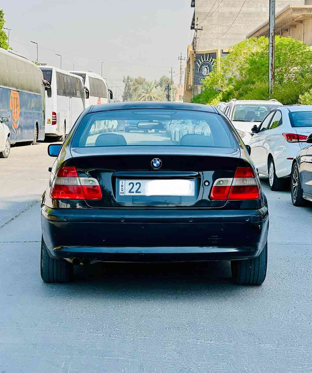 السلام عليكم 
للبيع فقط BMW E46 اصل 330i وكير اوتماتيك
السعر 80$ وبيه مجال بسيط
 جانت متروكه بيه كم ملاحظه
بالداخل بسيطات  
خليجية 2003مكفولة حتى الدعامات بدون صبغ 
البنيد جارد الكلير  فقط كله على وضع الشركه وكلشي بيه بلادي
وجاهزه حاليا ترايه جديد
ماشيه 150 الف حقيقي 
السياره فول ١/١ عدا السلايت رقم اربيل الجديد باسمي وهزه جديده وسنويه ٣١ مكانه اليرموك 4شوارع *********** بغداد, العراق
