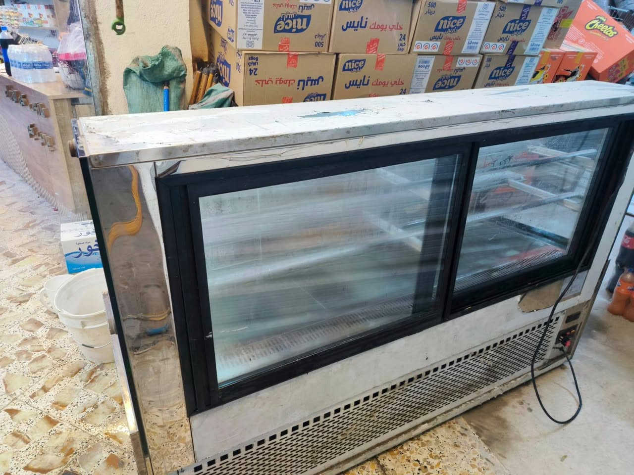 حافظه تبريد (ثلاجة عرض) احترافية ماركة UGER ZAN التركيه الاصليه
الدبل ماطور   سعر 800 الف 
***********
