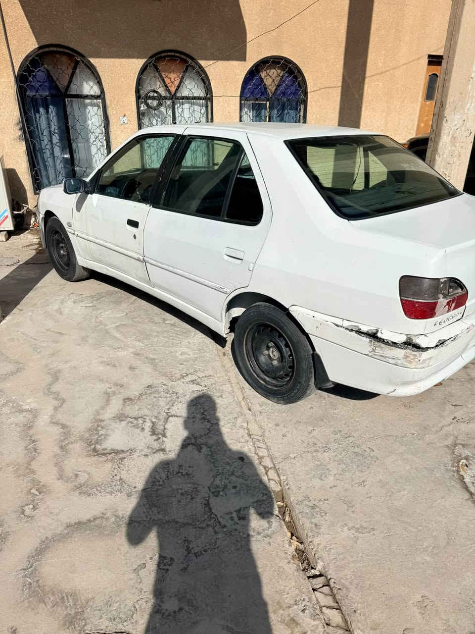 سلام عليكم للبيع بيجو 306 رقم نينوى القديم صاحبها متوفي مكفوله من سرقه وعشائر سياره نضيفه حيل وبلاديه بيه فقط باب سايق مطخوخه حداديه جديده ترايها ناعم مكينه وكير مكفولات كهربائيات كلها بلاديه سعر 16ورقه مكاني بغداد الزعفرانيه ***********
