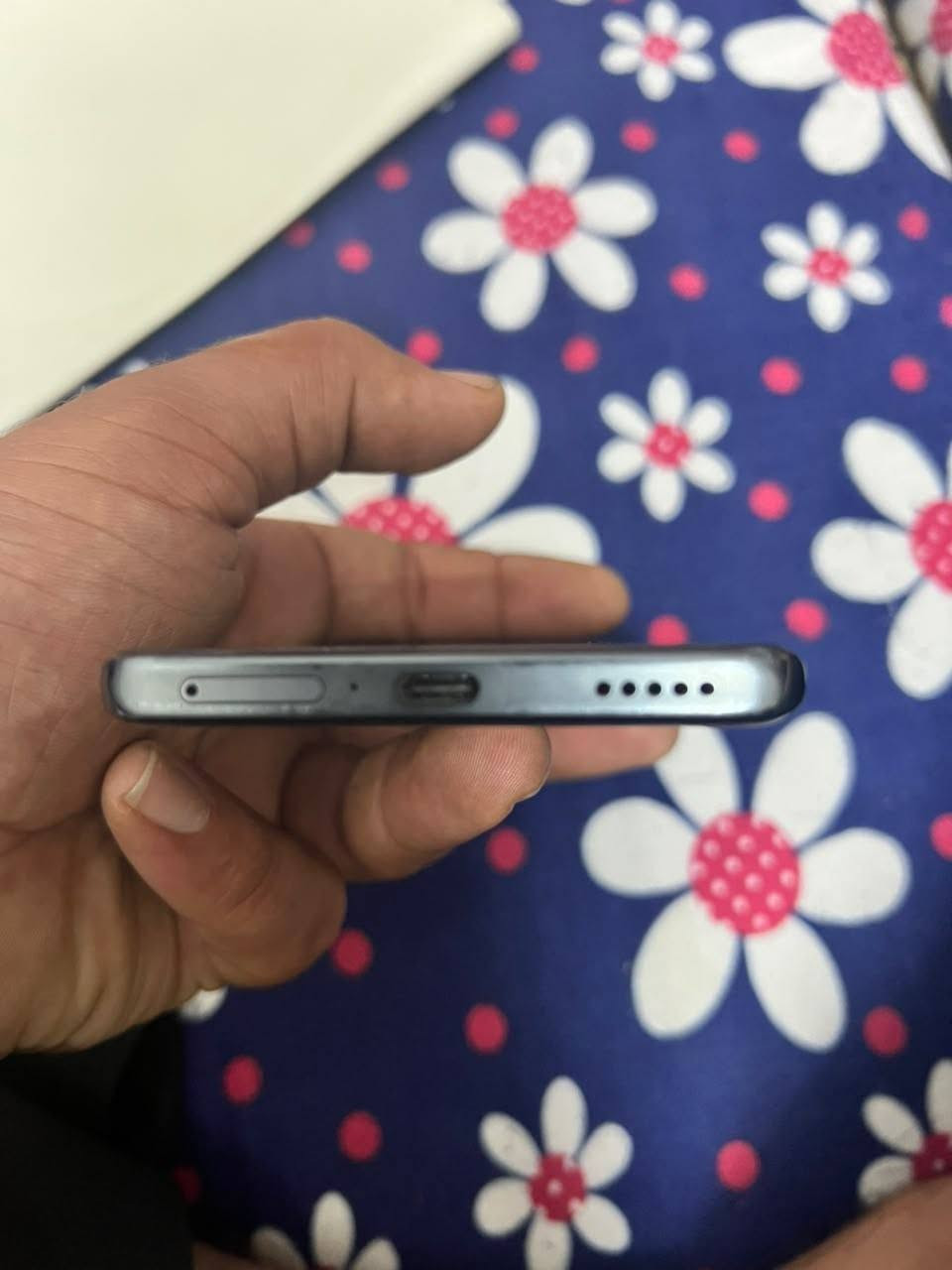 📱 للبيع HONOR X9c 🔥

✨ RAM 12GB
💾 ذاكرة 256GB
⚡ معالج Snapdragon 6 Gen 1
🖥️ شاشة AMOLED 120Hz
📸 كاميرا 108MP مع OIS
🔋 بطارية قوية 6600mAh
📶 يدعم 5G

✅ الجهاز نظيف وحالته ممتازة
✅ كامل الأغراض علبة + شاحن + كيبل
✅ الفحص أمام المشتري 

💰 السعر: 380 ألف دينار
🤝 بي مجال بسيط 
 رقم الهاتف ***********

نص مكتوب في الصور:
- Asiacell
- ٦٣٪
- أدخل بصمة إصبعك أو اسحب للأعلى لفتح القفل
- الأربعاء، ١٦ سبتمبر
- ٠١:١٦
- ***********