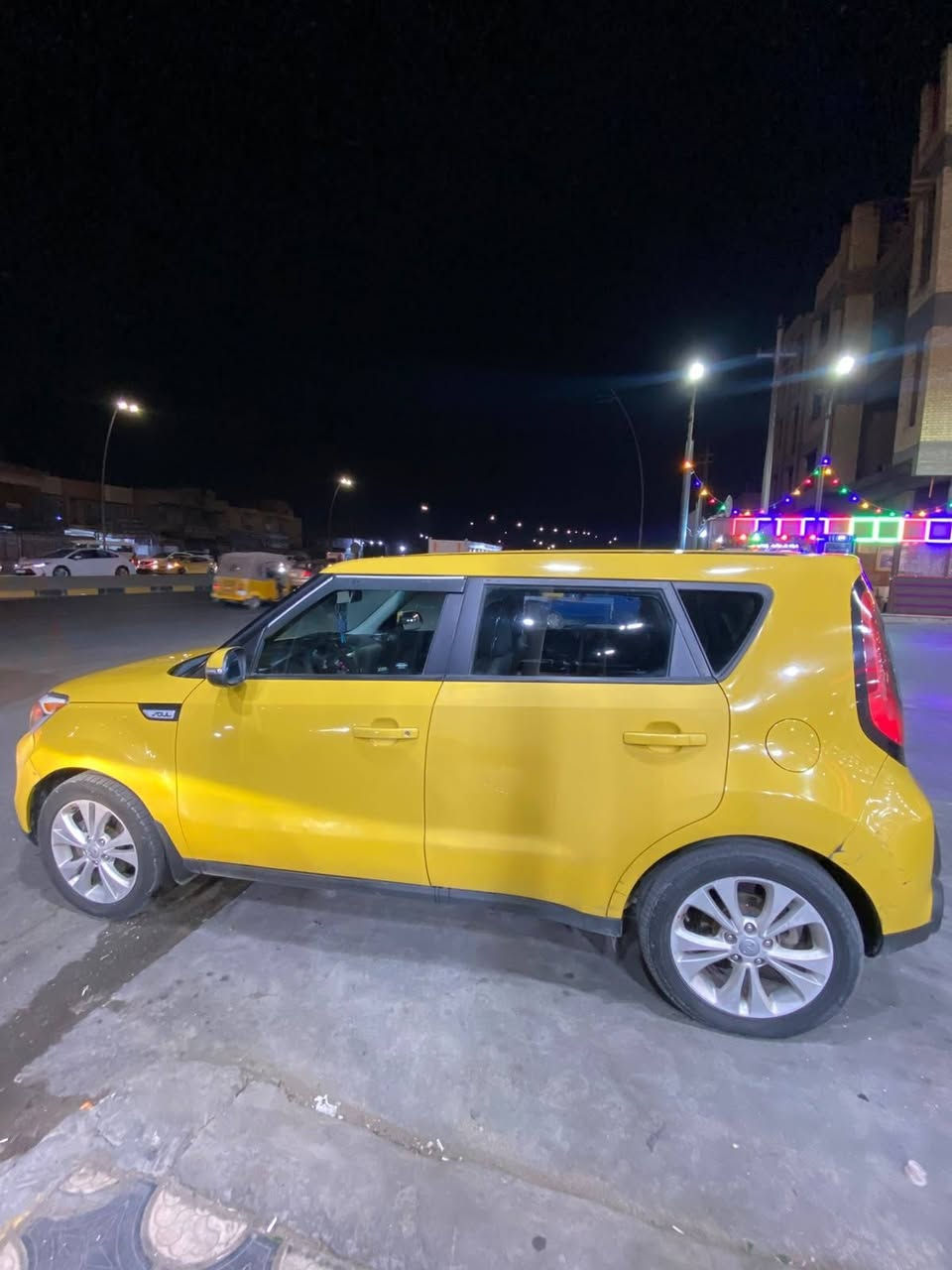 السلام عليكم
للبيع كيا صول ١٤ 
مكينه 2000 جي دي اي كير خير من الله 
تبريد منضومه كامله جديده بيها نقوصات بسيطه 
وطخات موضحه ب منشور 
السعر 90 بيها مجال بسيط جدأ
موجود خاص او اتصل *********** بي واتساب 
مكاني بغداد البلديات
