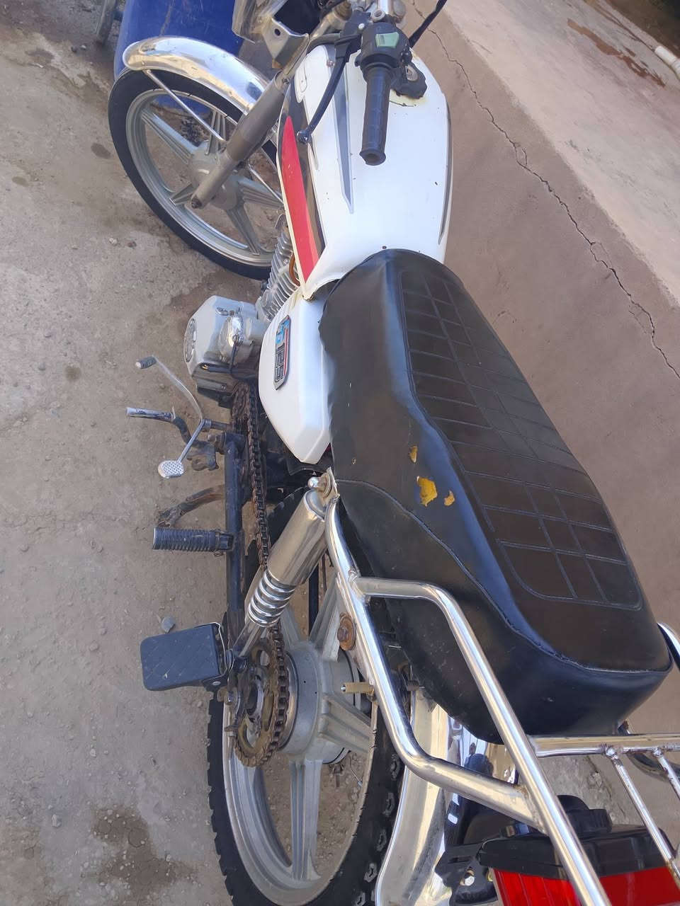 السلام عليكم
موطور جني 5 گير ابو الكله للبيع محرك 200 شرط لاصرف ولا تبخير  سلف شغال ضفيرة جديده السعر 360 وبي مجال حگ الجيه 
***********
