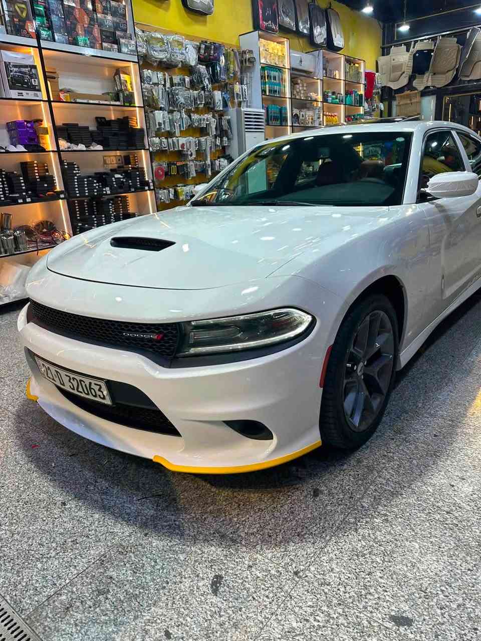سلام عليكم دوج جارجر خليجي وكالة هارلم كفالة من كلشي محرك 6 سلندر 3600 مواصفات جيتي فول 1/1 كشنات جلد لون احمر واسود فتحة ويل كروم نقط عمياء تحديد مسار رادارات جانبي وخالفي بعض المواصفات المعروفة مال وكالة هارلم مديل 2021 رقم سليمانية تريد تحويل انا حاظر سنوية وهزه جديده مكان سيارة بصرة رقم نقال *********** سعر اتصل تدلل
