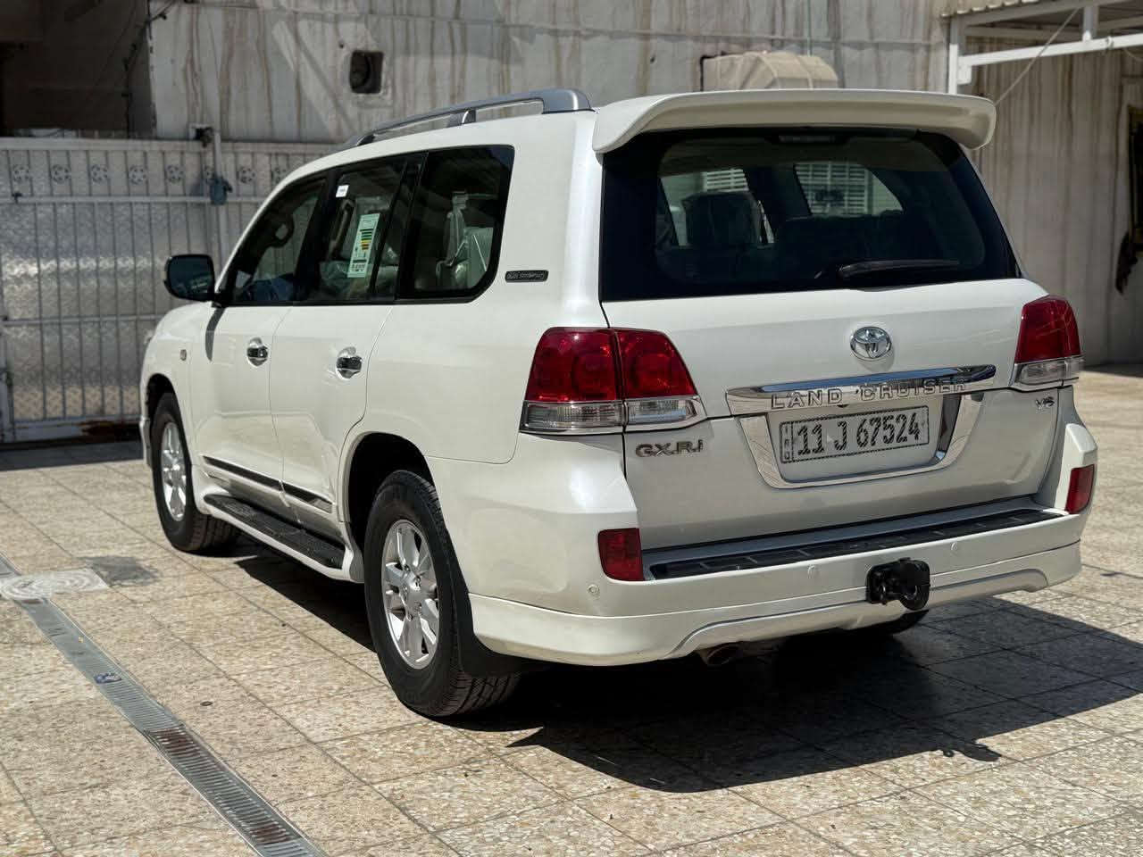 لاندكروزر • ٢٠١١ • رقم بغداد