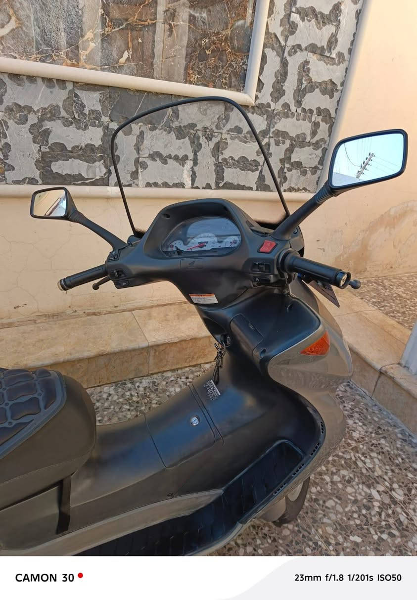 السلام عليكم
فورسايت للبيع 
الدراجه نضيفه وجديده واحلى من الصور مرقمه كامل تحويل ثاني يوم رقم بغداد 
مكان الدراجه بغداد مدينة الصدر 
السعر 22
***********
