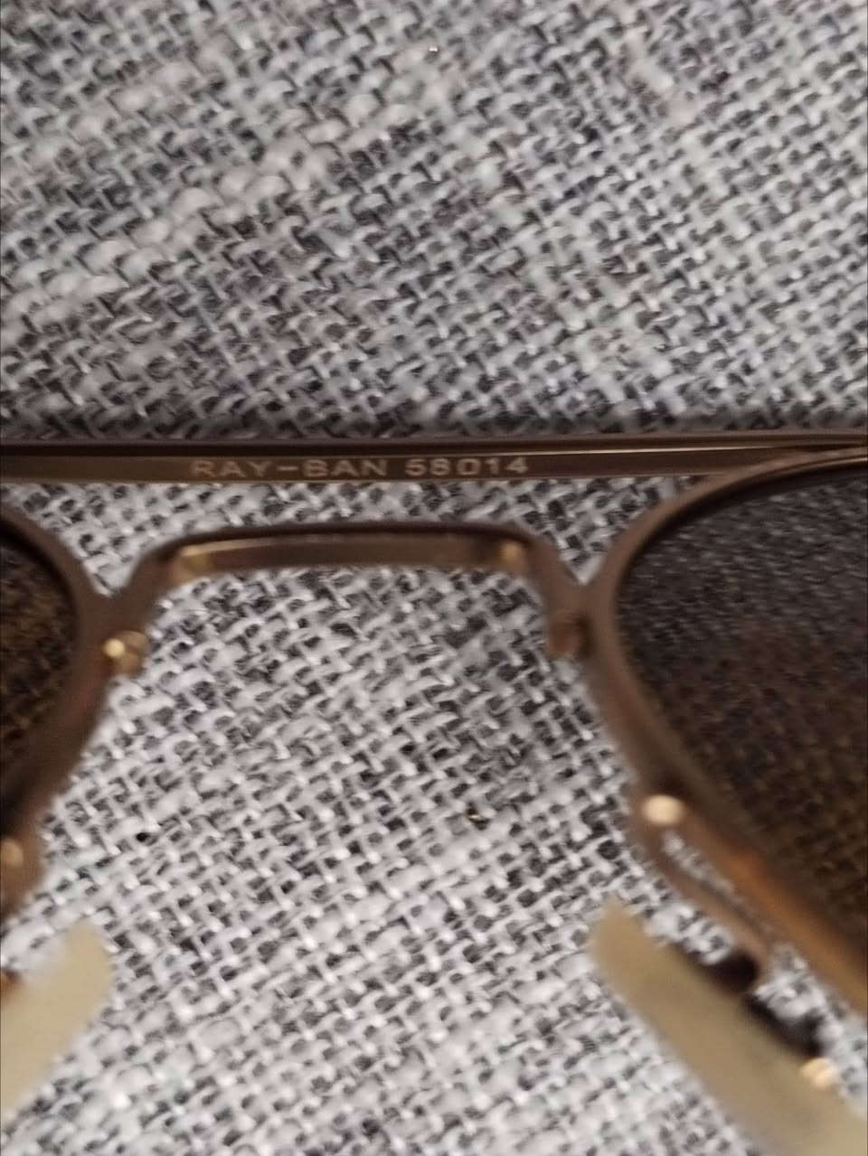 نظارة افاتور رايبان Ray ban 
إصدار دايموند صنع في إيطاليا 
قياس 58 عدسة حجر دايموند 
اطار سلستيل طلاء ثابت مدى الحياة 
مخدات انف جيلاتين 
رتيلها بالوكالة 191 دولار 
قطعة ماتتفوت بصراحة اللون قهوائي 
للحجز على خاص 
او مراسلة واتساب ***********

نص مكتوب في الصور:
- الطيار الكلاسيكي 9 ألوان أريستا جولد المصقول إطار جي-15 أخضر العدسات 191.00 دولارًا