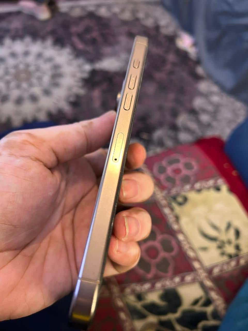 سلام عليكم ايفون 16 برو ماكس ذاكره 256 بطاريه 90 وتر بروف جهاز ما مفتوح شخط واحد مابي  سعره مليون 200 مكاني بغداد بسمايه ***********
