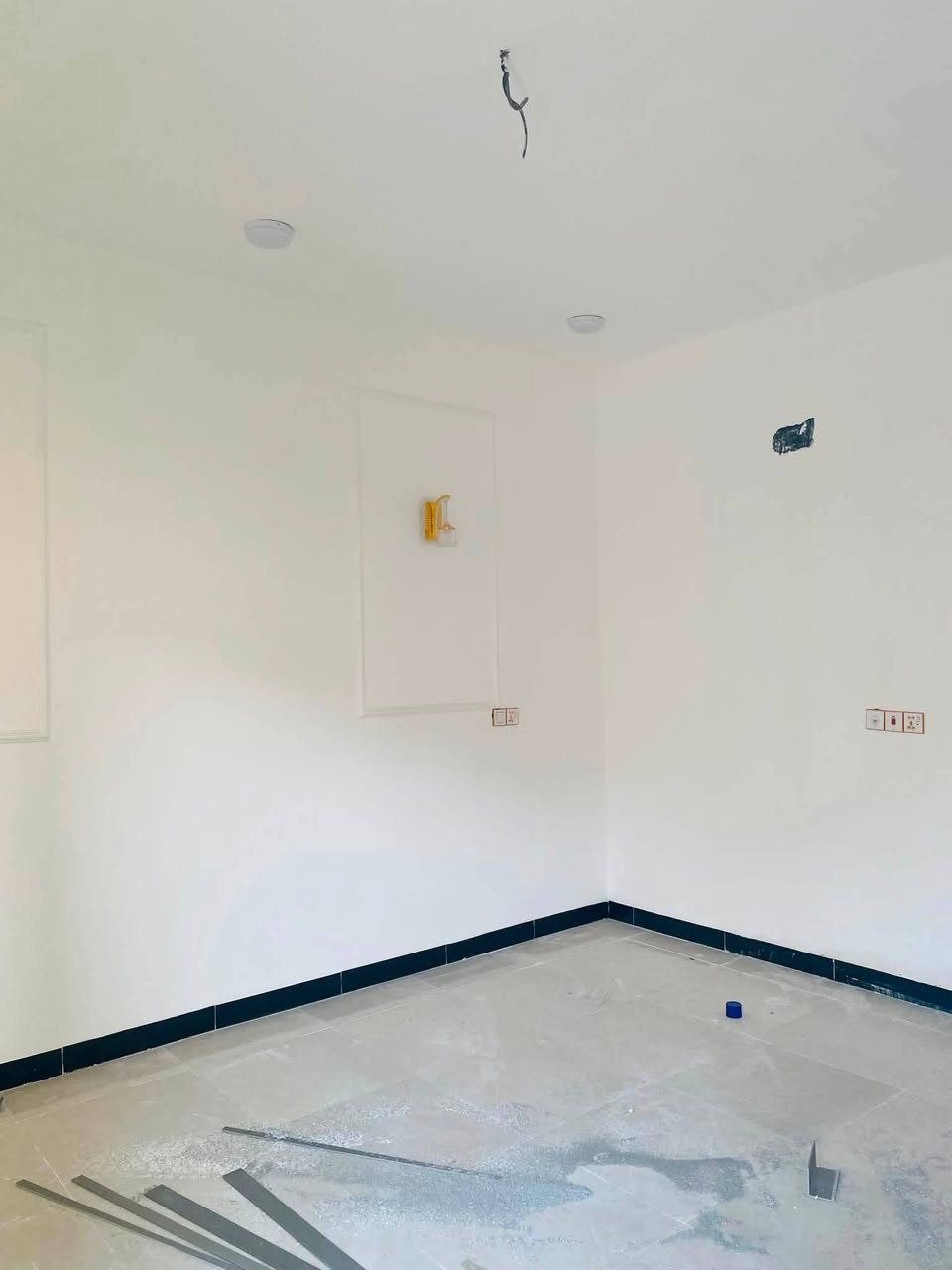 سلام عليكم
بيت 🏠 للبيع مساحه100متر

طابو زراعي 

بيت جديد ما مسكون غرفه +صاله+مطبخ +استقبال 

حمامات

بناء طابوق  أساس سقف صب كونكريت مركزي

سعر 41مع مجال 💸 

جميع الخدمات متوفر كهرباء +ماء+شارع 10م

المكان النجف الاشرف شارع صب عمود ٣٢١قريب ع سوق ***********للاتصال 

***********واتساب
