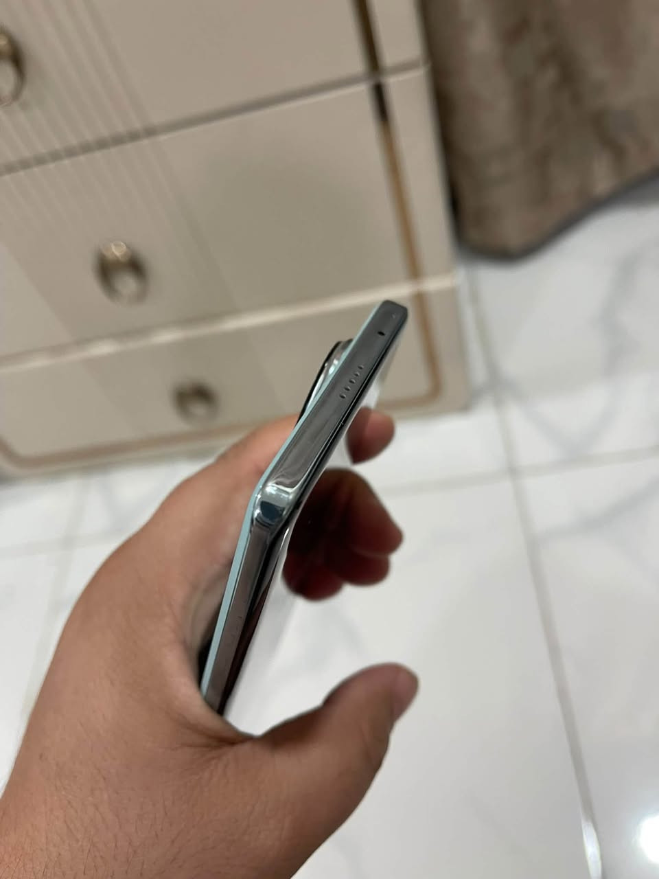 السلام عليكم هونر ٢٠٠ برو للبيع ذاكرة ٥١٢ عشوائية ١٢ كامل ملحقات الجهاز استخدام ثانوي مع كفرات عدد ٣ سعر الجهاز ٣٥٠ قفل مكاني بغداد المنصور 
***********
***********
