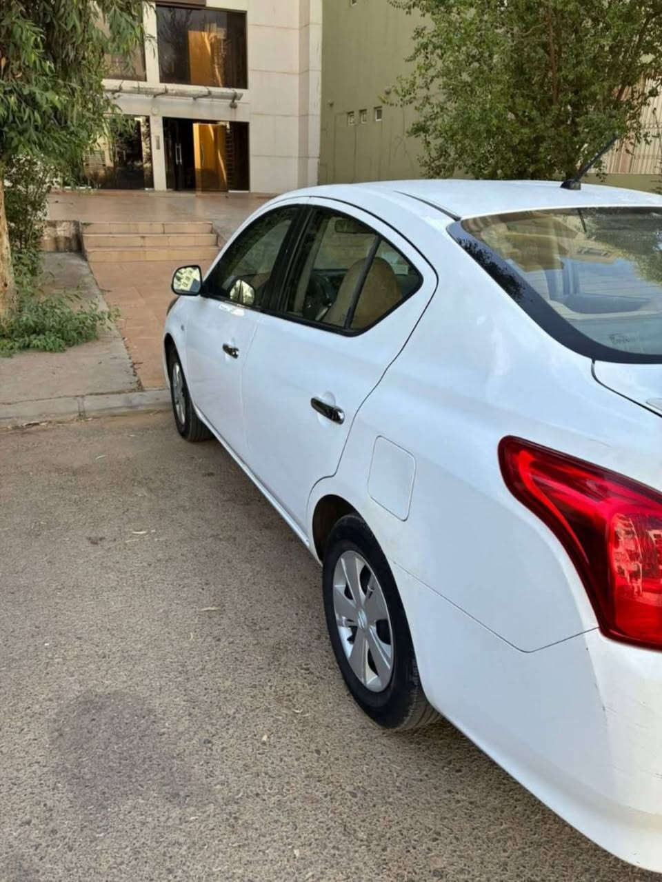 مكفوله من الضربه والصبغ سني هندي2019
عليها أدامة كاملة جديدة
✅️كفالة بدون دواخل
🔶️رقم بغداد /بأسمي سنوية2031
🟨 تبريد ☃️❄️
🔷️مواصفات السياره معروفه
💠ايرباك 
✴️ايبي اس 
🔷️ويل 15
🔷️وحساس اطارات
🟢يدات وشباك نيكل 
👣 85k.m 

السعر 100$ 
***********
***********. واتساب

بغداد/ الكرخ
