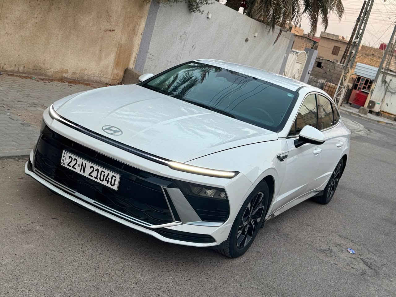 سلام عليكم 
سوناتا 2025    الشكل الجديد رقم أربيل   باسمي / وارد امريكي/ ماشية37الف 
حادثها جاملغ امامي وشوي من البنيد 
مواصفات SEL تجي فول عدا البنوراما
محرك 2500
دشبول الكتروني متصل مع شاشة كاملة
أنظمة قيادة متعدد 
رادارات امامي جانبي خلفي
قيادة آليه * تحديد مسار 
لايت زينون عالي ناصي 
LED نهاري - بك لايت لد 
مانع تصادم امامي خلفي
بصمة تشغيل + بصمة ابواب + تشغيل عن بعد
كشن كهربائي
تدفئة كشنات
اوتو هولد توقف ذاتي اثناء الازدحام 
تحكمات استيرن فول
سايد بريك بصمة
صندوك ذكي + بصمة
كيرها تعليك النظام الجديد 
كامرا خلفيه دوارة وشاشة نظام ابل كار بلي
وباقي المواصفات معروفه للسيارة 
البصره 
واتساب متوفر او الاتصال عالرقم
   ***********
سعر 195بيها مجال بسيط Singapore
