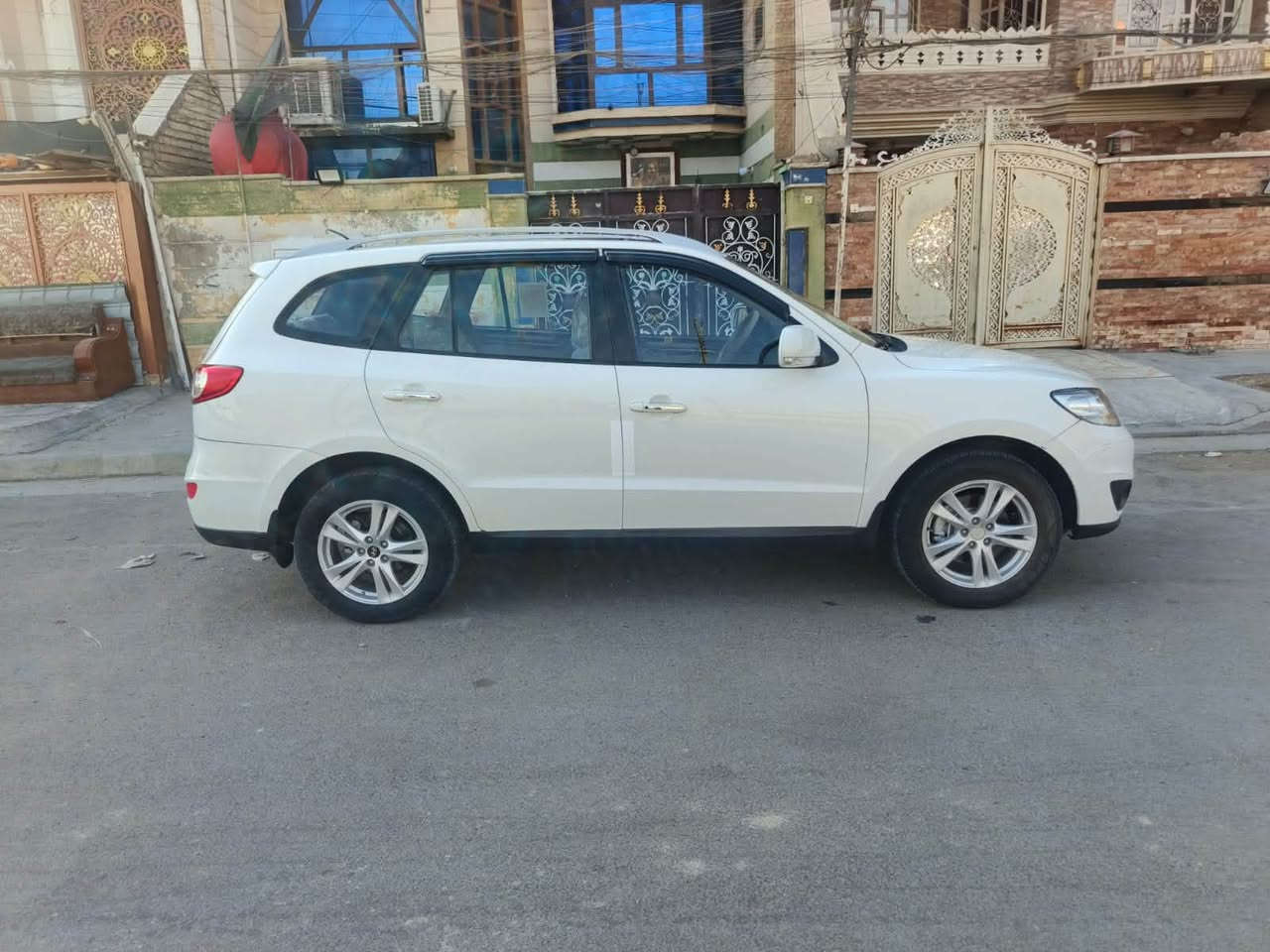 سنتافيا للبيع موديل 2011 خليجي فول مواصفات سته سلندر محرك 3500 بصمة تشغيل بصمة ابواب كشن كهرباء ثلاث قطع تبريد فتحة سقف فور ويل ثلاجه سبعه راكب سياره جديده لوك ماشيه 123 حقيقي بيها شبر صبغ بقبق الجنطه فقط الباقي كفاله السعر 138 مكان السياره بغداد البلديات ***********
