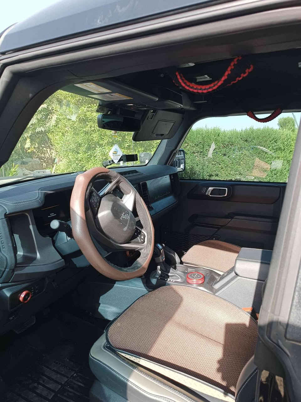 Ford Bronco
Outer banks 
2025
6V
8000km
Black

***********

نص مكتوب في الصور:
- MODEL: 2025 OUTER BANKS EDITION. ODOMETER: 8,000 KM. EXTERIOR: 2 BODY PANELS REPLACED WITH OEM (BONNET REPLACED WITH GENUINE OEM PART). FOR INQUIRIES: ***********. MODEL: 2025 OUTER BANKS EDITION. ODOMETER: 8,000 KM. EXTERIOR: 2 BODY PANELS REPLACED WITH OEM (BONNET REPLACED WITH GENUINE OEM PART). FOR INQUIRIES: ***********. BRONCO: REFINED CAPABILITY