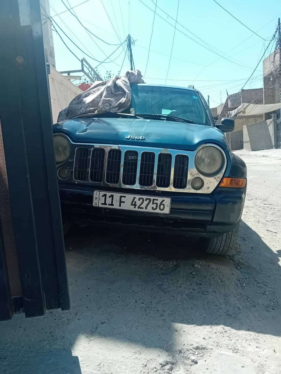 السلام عليكم ..
جيب ليبرتي 
2006
حجم المكينة 3.7  v6
مكينة گير كفالة 
مكفولة من الضربة من صبغ 
للاتصال او واتساب. ***********
مكان سياره بغداد بلديات
