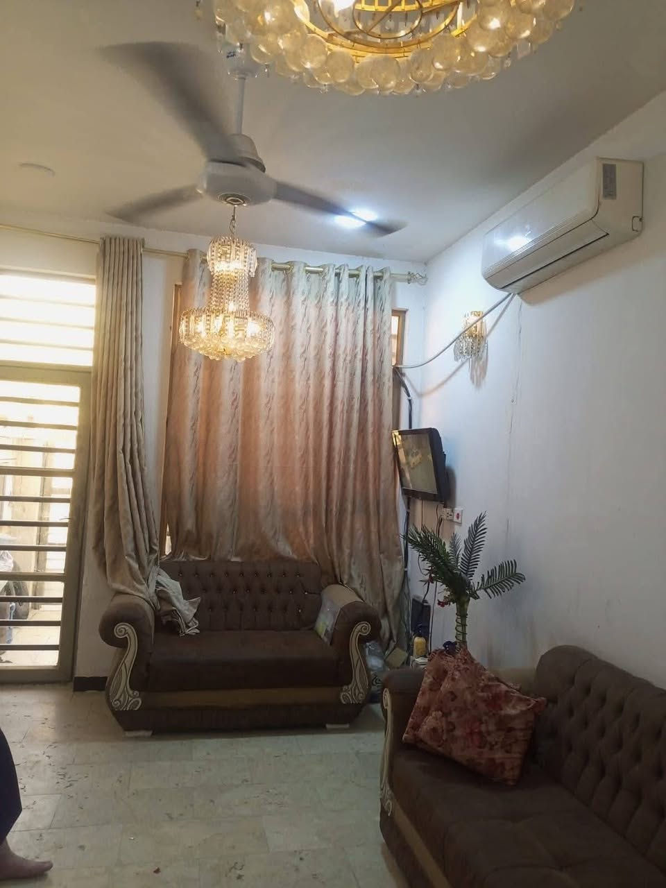للبيع بيت 🏡 طابو صرف فى #حي_الجهاد الاساتذه خلف اربع شوارع #مساحته٧٥م يحتوي على #اربع_غرف نوم 😴 وصاله ومطبخ وصحيات عدد #اثنين بناء حديث أرضية #البيت_مرمر للإستفسار اتصال على #الواتساب على الرقم ***********
#الجميع
