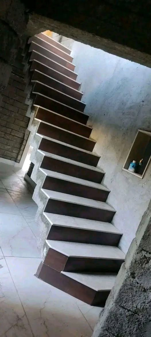 السلام عليكم  متفرغ حاليا شغل نضيف 
مرتب موصل ايسر التواصل واتساب +اتصال 
***********
