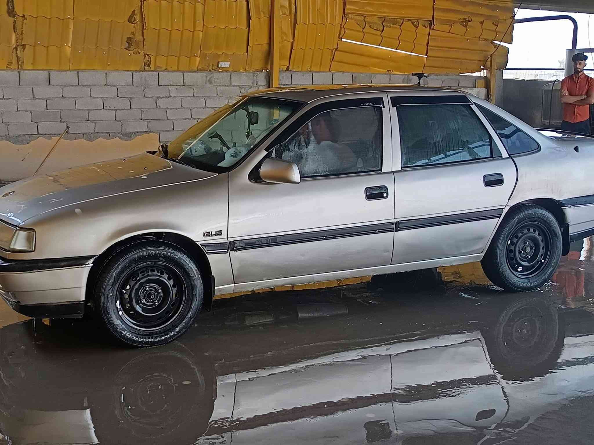 تحية طيبه  للجميع
للبيع 
اوبل فكترا شرط كير ومكينه مكفول طخم تايرات جدد 
رقم دهوك سنويه  كامل وكاربون بنزين بيها  مابيها غرامات اي شي شرط
شرط فحص كامل  
السعر /45 /بيها مجال 
العنوان : الموصل ,برطله 
واتساب فقط 
‏‪***********‬‏
‏‪***********‬‏
