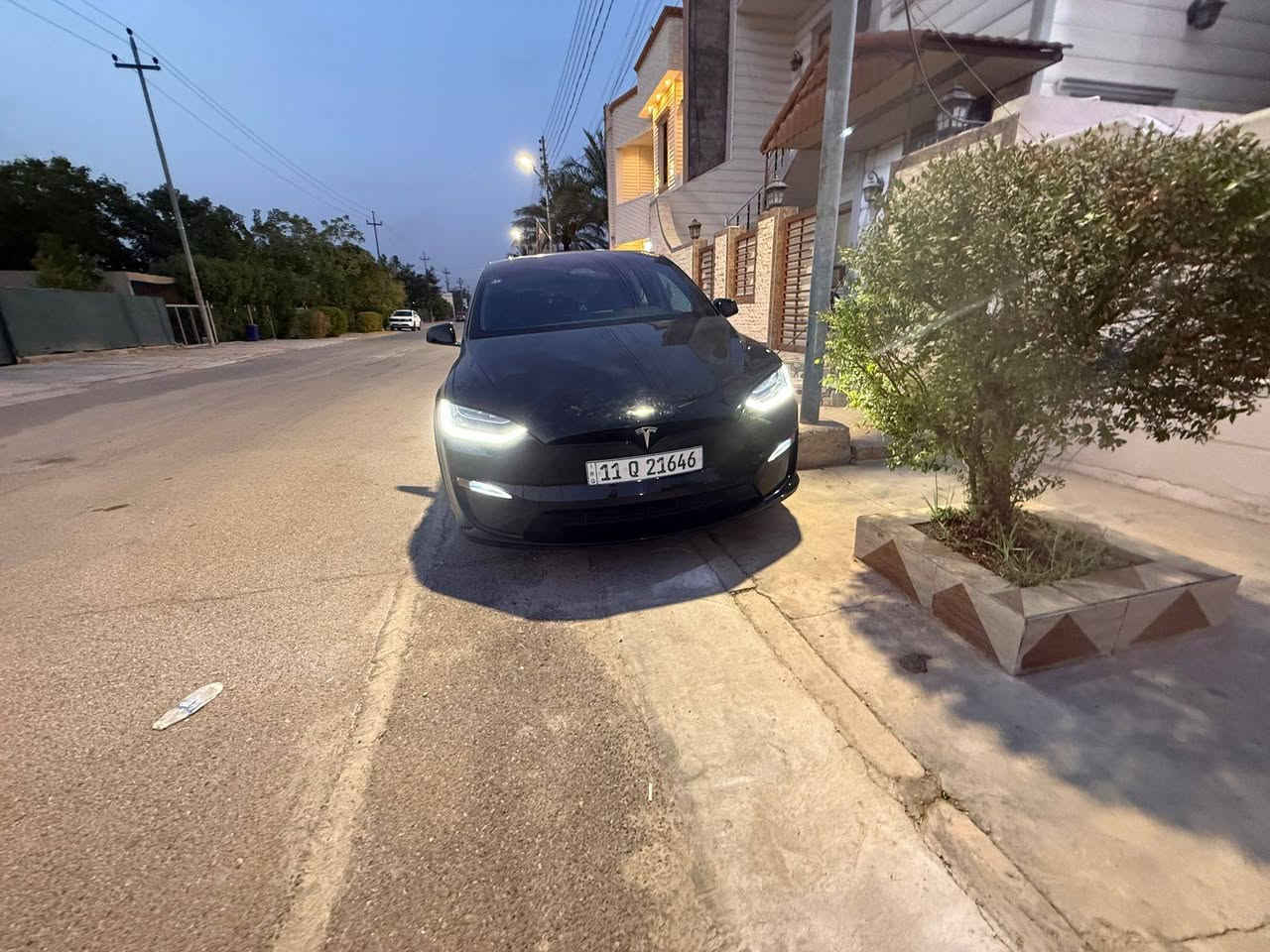 تسلا مودل اكس موديل ٢٠٢٣ ماشيه ٣٥ الف كيلو تقريبا حادثها صندوك خلفي سعرها ٣٢٠ الف دولار رقم بغداد موجوده لو ببغداد لو اربيل حسب شغلي للاستفسار على الرقم ***********
