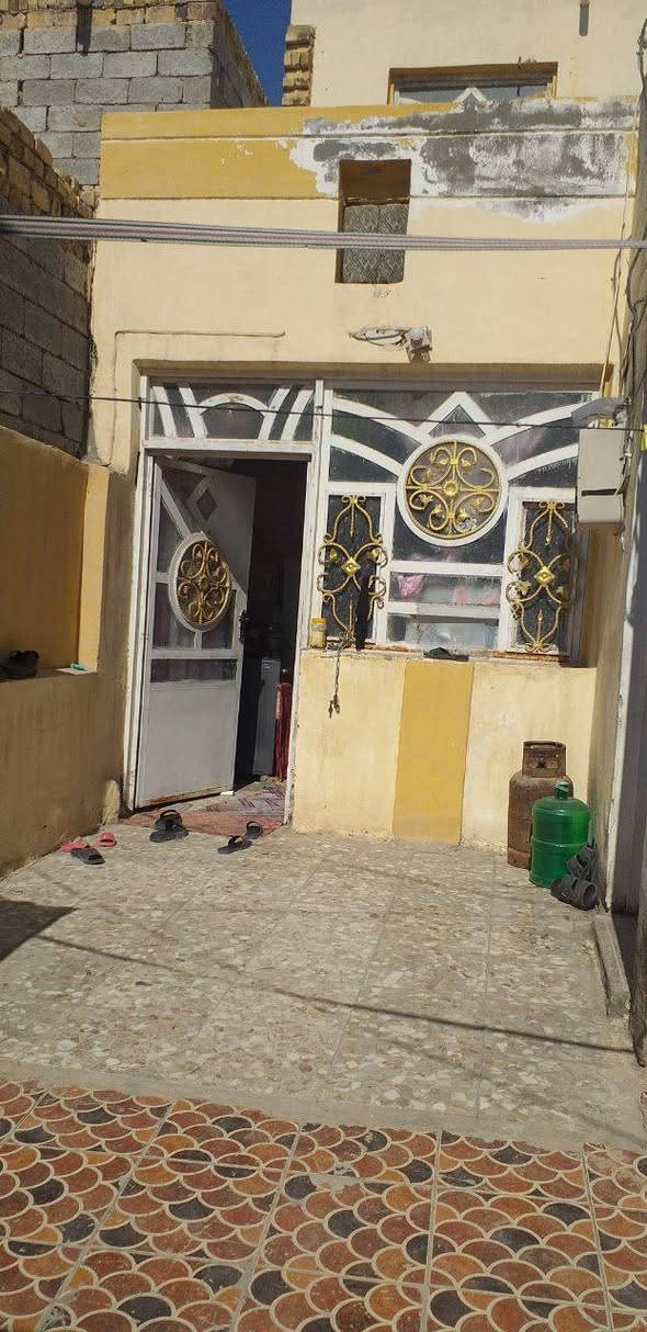 الـسلام علـيكم اعـاده الـنشر بسـبب الوعـود الكـاذبـه ....
بـيت للـبيع مـساحتـه 125 مـتر طـابو صـرف بـناء طـابـوك 
مكـون مـن غـرفه وصـاله ومطـبخ واسـتقبـال وصحـيات وفـوك مخـزن كبـير 
السـعر 50 وبـي مجـال للـشراي 
المـوقع الديوانيه _ الشافعيه _ قرب صوره الامام العباس (ع)

للاستفسار اكثر الاتـصال على الرقـم *********** او مراسـله واتـساب على نفـس الرقـم
