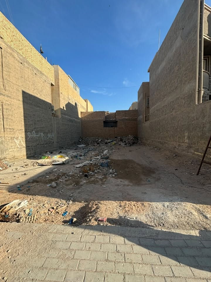 عرصة تجارية • ٢٢٠م • ملحق الفارس