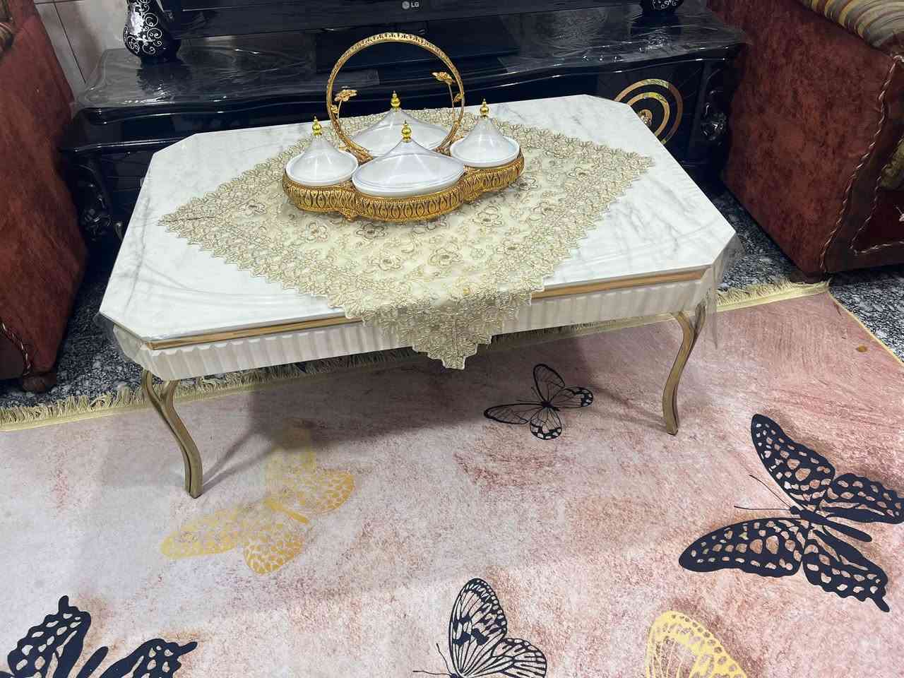 ميز مرمر • ميز تلفزيون • مستعمل قليل