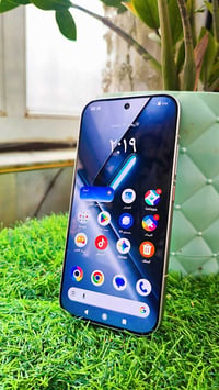 POCO X8 Pro 12+12 جهاز مستخدم شي قليل ايام بطارية ١٠٠٪ دورات ٣٠ نسخة ر...