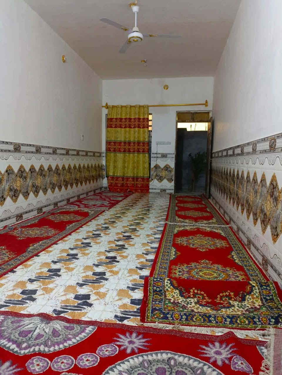 دار البيع رضويه ثامنه قرب شارع لعام200م
3غرف صاله ستقبال مطبخ تخاريج بناء جديد
شوارع مقرنص
السعر80مع لمجال الستفسار ***********
