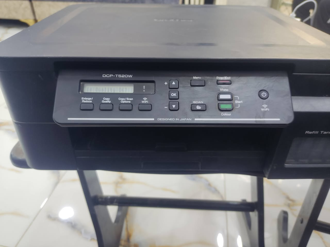 السلام عليكم طابعة برذر t520w طابعة نضيفة نسبة نضافة 90 بالمية  وهاي صورها والتسيت كدامكم  سعرها 150 وبيه مجال بسيط  مكاني كربلاء وماعندي توصيل الي يريدها يدز شركة توصيل هو يجي ياخذها بكيفه 
وهذا رقمي ***********
