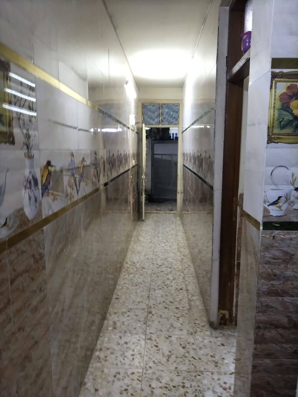 بيت مساحه 100 متر بيع مستعجل بيت كامل خدمات حي المصطفى شارع البهادل البيت مأجر ب 400,000 والبيت غير مشمول بلكص 
للأستفسار الاتصال/***********
