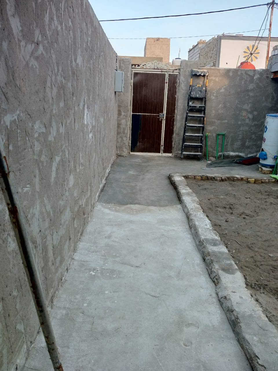 سلام عليكم بيت للبيع المساحه 100 متر زراعي مكانه نجف شارع كربلاء عمود 134 طريق ياعلي مشمول بالتطويب بقرار 320 البيت يبعد عن شارع كربله 300 متر كافة الخدمات تبليط مولد وطني كافة الخدمات بيت نضيف بس الاستقبال ماكامل البيت بناء بلوك عكاده فرمستون الارضيه بورسلين السعر 14 بي مجال رقم الهاتف ***********
