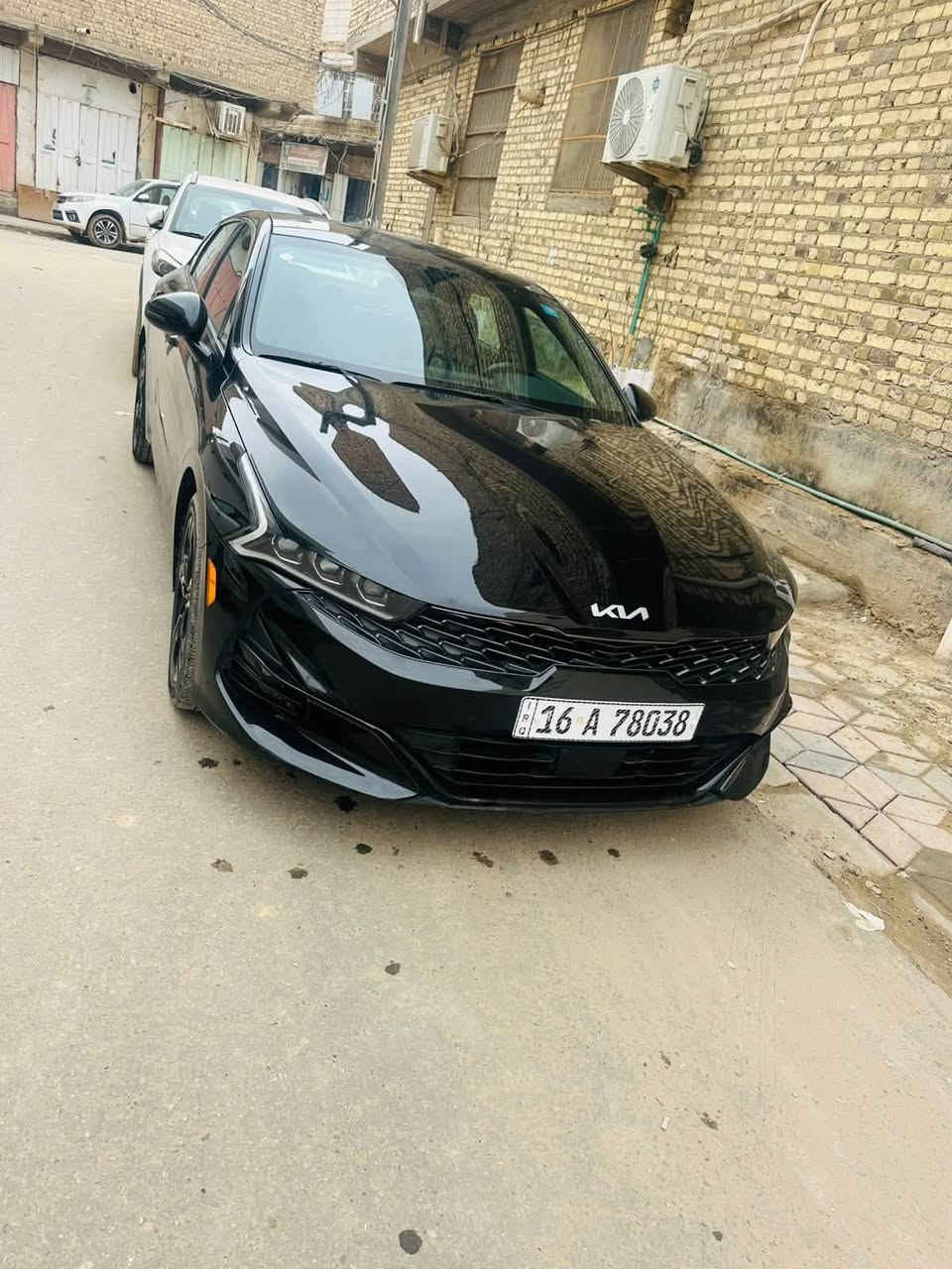 السلام عليكم 🧿
للبيع كيا K5 
ماشية (

 الفئة جيتي لاين
المديل)(24
رقم قادسيه شهداء وكاله ثاني يوم باقي سنه وصير حره
الضرر وجاملغ بدون دواخل وقبق جنطه نفسه مرجع
 السعر.  (150 بيها مجال )
1 حجم المحرك 4 سلندر 1600 تيربو 
2 كامره +رادارخلفي+رادار امامي+ رادار جانبي مانع اجتياز  
3 بصمه ابواب وتشغيل عن بعد 
4زنون عالي وناصي
5مقاعد جلد اصلي احمر مختوم جيتي 
6سقف بنراما
7مقاعد الامامي كهرباء 
8هاند بريك بصمه 
9تحديد مسار 
10شاشا كبيره مع كامره دواره
11 ستيرن رياضي D شعار GT LINE
12 مثبت سرعه
13شحن هاتف 
14 اشاير بل مري 
15نضام قياده ايكو + سبورت + سمارت + نورمال 
وباقي المواصفات المعروفه في فئة جيتي لاين 
مكان السياره الدوانيه مركز 
   .
.***********
