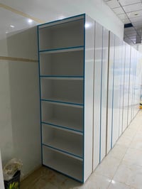 فاترينات عرض • MDF عالي الجودة • إضاءة LED مخفية