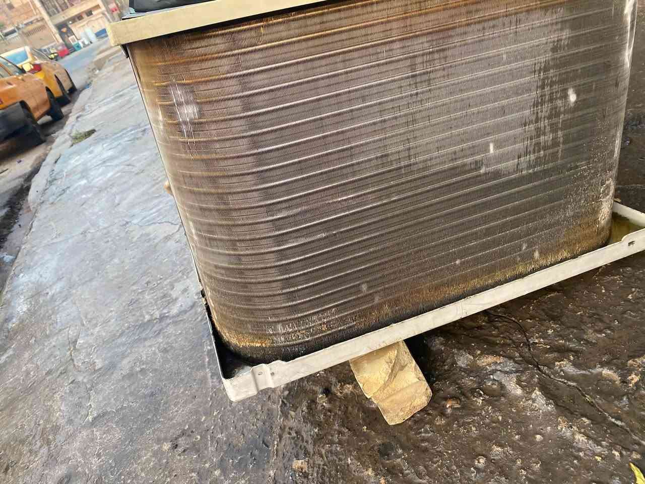 سلام عليكم
مكيف توسوت 2 طن للبيع شغال 200

بغداد مدينه 
***********
