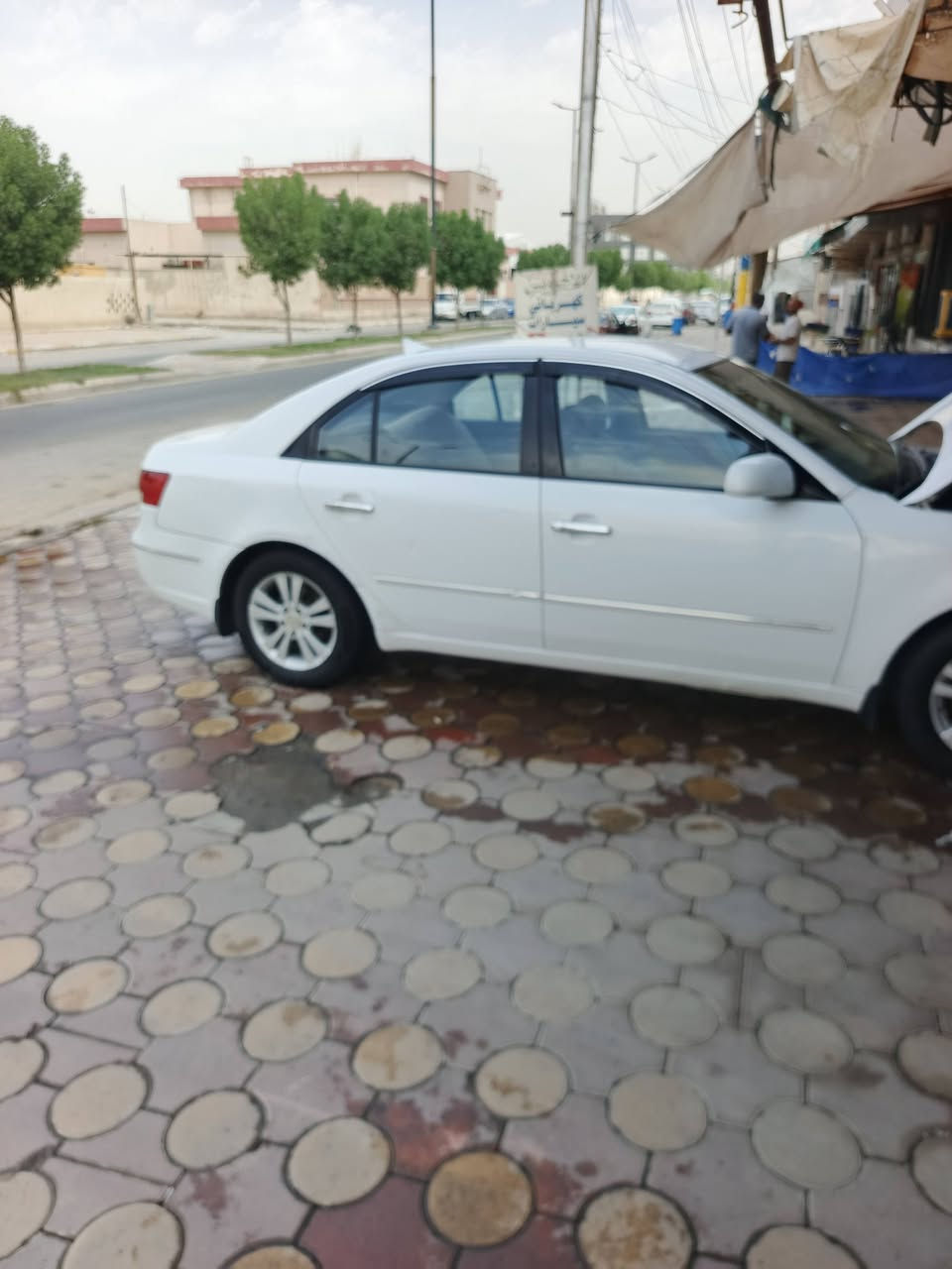 السلام عليكم
سوناتا للبيع خليجي

موديل 2009
كير محرك بشرط ما مفتوح 
صدر جديد 
سياره احلئ من صور 
سونار مرفق ويه منشور 
السعر 95 وبيه مجال   
***********
***********
