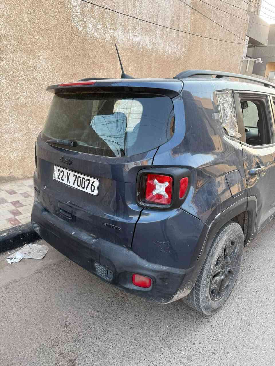 سلام عليكم
جيب رينكيد موديل 20 
السيارة باسمي 
محرك 2400
ماشية 80 ميل 
مكان السيارة كربلاء 
الحادث فقط جاملغات مبدلة بدون ارباك 
 رايدها 105 
نقصها فريز 
***********
