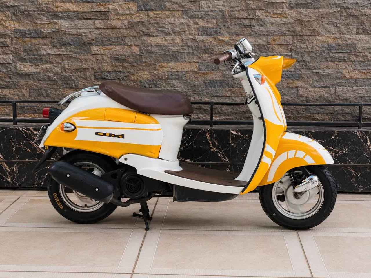 🏍️ دراجة عبد الحليم للبيع (نظيفة جداً وبحالة الوكالة)
لأصحاب الذوق الرفيع واليدورون على النظيف واللوك! دراجة عبد الحليم، ماشية قليل جداً وعلى بلادها، خالية من أي عيوب وجاهزة للاستخدام.

🛠️ المواصفات والشروط:

 المحرك (المكينة): بشرط الفحص، مكينة ما مفتوحة نهائياً (بلاد).

 الكاربريتر والشوتة: بلاد

 الصالنصة: كلها بلاد وبشرط الفحص.

 الرمبة: جاهزة وبحالة ممتازة.

 الكهربائيات: شغال ١٠٠٪ وبشرط الفحص (كلها تشتغل).

 التشغيل: سلف وهندر شغالين من أول دقة وبدون أي نقص.

 البريكات والتواير: البريكات ميزانية ومضبوطة، والتواير بحالة الوكالة (لوك).

 المشي: الدراجة ماشية قليل جداً، وعزم المحرك ١٠٠٪ وبشرط الفحص.

 العدادات:کیجات البنزين کیج السرعة شغالين بالتمام.

الدراجة خالية من أي عيب أو نقص ثانٍ.

 السعر:500$$ 💰💰

 📍 العنوان: كركوك، الشورجة، قرب مطعم حمه ناصر.

 📞 رقم الهاتف للتواصل: ***********

لأي استفسار أو للشراء، إحنا بخدمتكم وتكدرون تتصلون بأي وقت!

🔱🔱🔱🔱🔱🔱🔱🔱🔱🔱🔱🔱

🏍️ ماتۆڕی عەبدولحەلیم بۆ فرۆشتن (زۆر خاوێن)

ئەم ماطۆرە زۆر کەم ڕێی کردووە و لەسەر بنەمای بلاد ماوەتەوە، تایبەتە بەو کەسانەی دوای شتی لۆک و بێ عەیب دەگەڕێن.

🛠️ تایبەتمەندییەکان و مەرجەکانی ماتۆرەکە:

 مەکینە: بەشەرت، تا ئێستا مەکینەی نەکراوەتەوە (بلادە).

 کابریتەر و شۆتە: بلادن.

سالۆنسای بیلادە بەشەرت و کفرەکان: هەمووی بەشەرت بلادن.

 ڕەمپەیە:.

 کارەباییات: هەموو بەشەرتە و ئیش دەکات.

 ئیشپێکردن:سلف و هێندەر بەشەرت، بێ هیچ کەموکوڕییەک.

 برێک و تایەکان: برێکەکانی زۆر توند و مەزبوتە، تایەکانی لۆکن.

 ڕۆیشتن: زۆر کەم ئیشی کردووە، بزوێنەرەکەی 100% بەشەرتە.

گێچی بەنزین و گێچی خێرایی (سرعەت) ئیش دەکات

نرخ 500$$💰💰

📍 ناونیشان و پەیوەندی:

 ناونیشان: کەرکوک، شۆڕیجە، نزیک چێشت خانەی حمە ناسر.

 ژمارەی مۆبایل بۆ پەیوەندی: ⁠***********📞📞⁠

هەر کەسێک ویستی، لە خزمەتیداین و با پەیوەندی بکات
