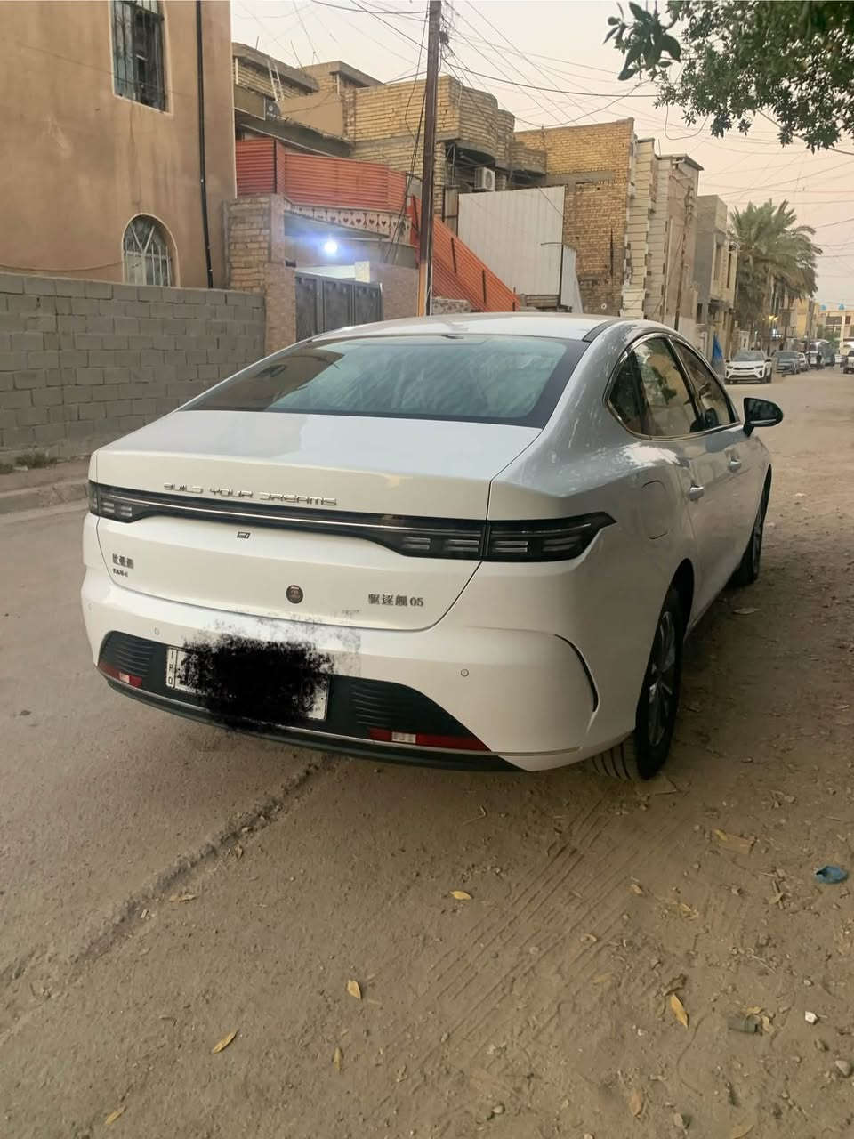 السلام عليكم للبيع دسترويل موديل ٢٠٢٥ السياره زيرو بعده ماشيه 5000  الف الكلي عله وضع الشركه مكفوله كفاله عامه من الصبغ والبارد والفتح وتبديل رقم بغداد بسمي ثاني يوم التحويل حاط كل البرامج بشاشه السياره فول ماعده الفتحه معروفه موصفاته 
مكان السياره بغداد الشعب 
السعر ١٩٨٠٠  غير متواجد علفيس اليحب يتصل اويتفاهم 
الاستفسار ***********
