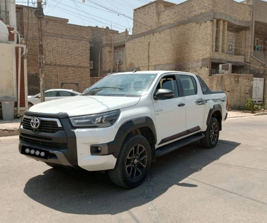 سلام عليكم بيكب تيوتا افنجر موديل 2024 وارد كويتي 6 سلندر ماشيه 84 الف سياره كفاله عامه مابيه اي ينقص رقم شمالي السعر 335 وبيه مجال  العنوان بغداد اتصال ***********
