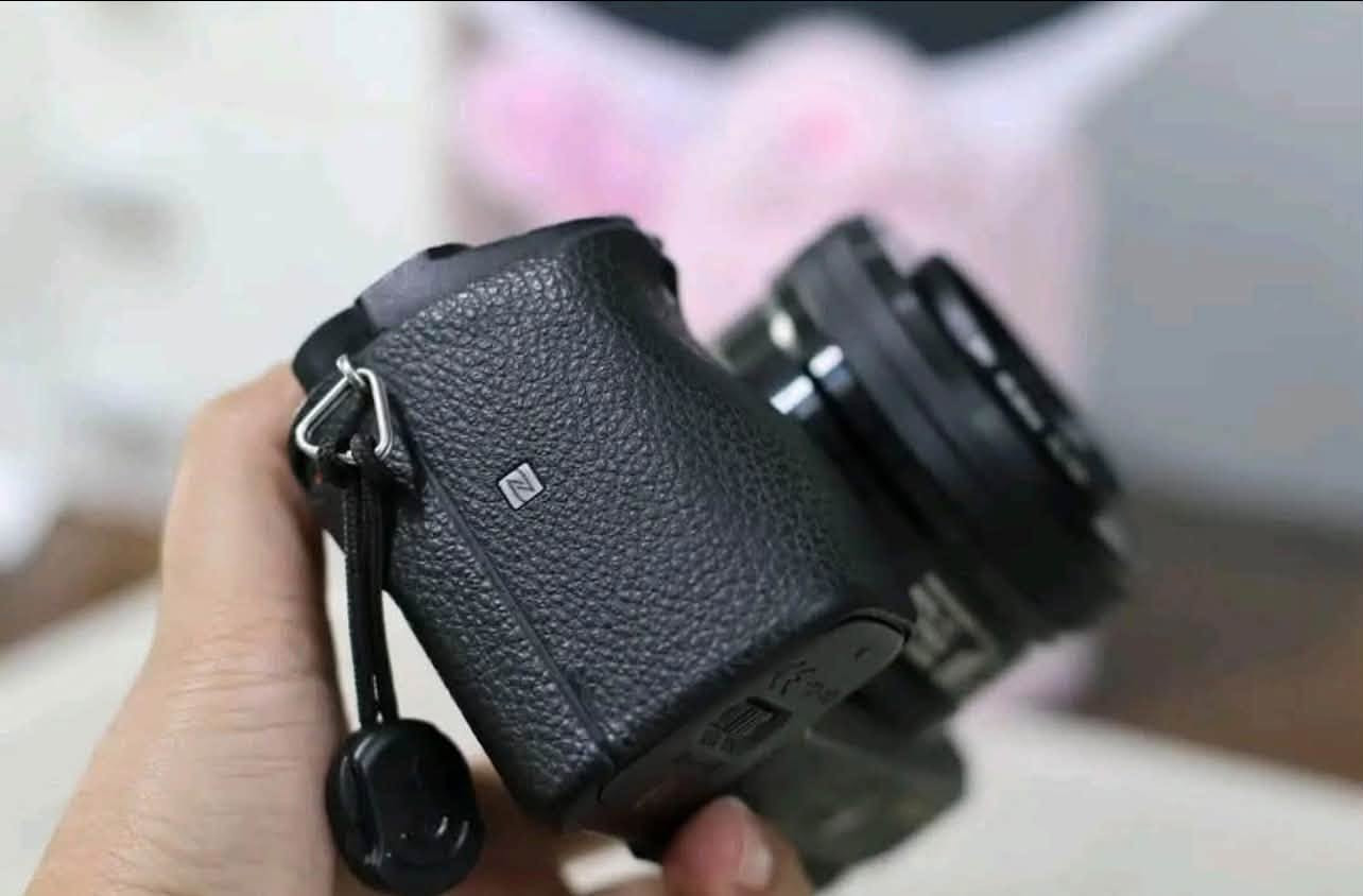السلام عليكم
بل جيس كرتونه وكل عراضها 
تصور 4k 
Sony 6100 
16-50 lens 
SD card  32 
Shutter 5000

للأستفسار وات ساب   *********** 
مكاني بغداد  توصيل متوفر  داخل بغداد فقط

