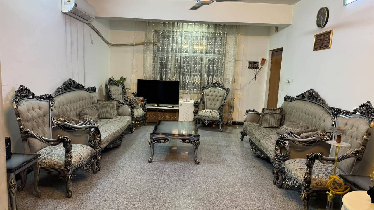 تخم زان عشر مقاعد
السعر مليونين المكان البنوك ***********

