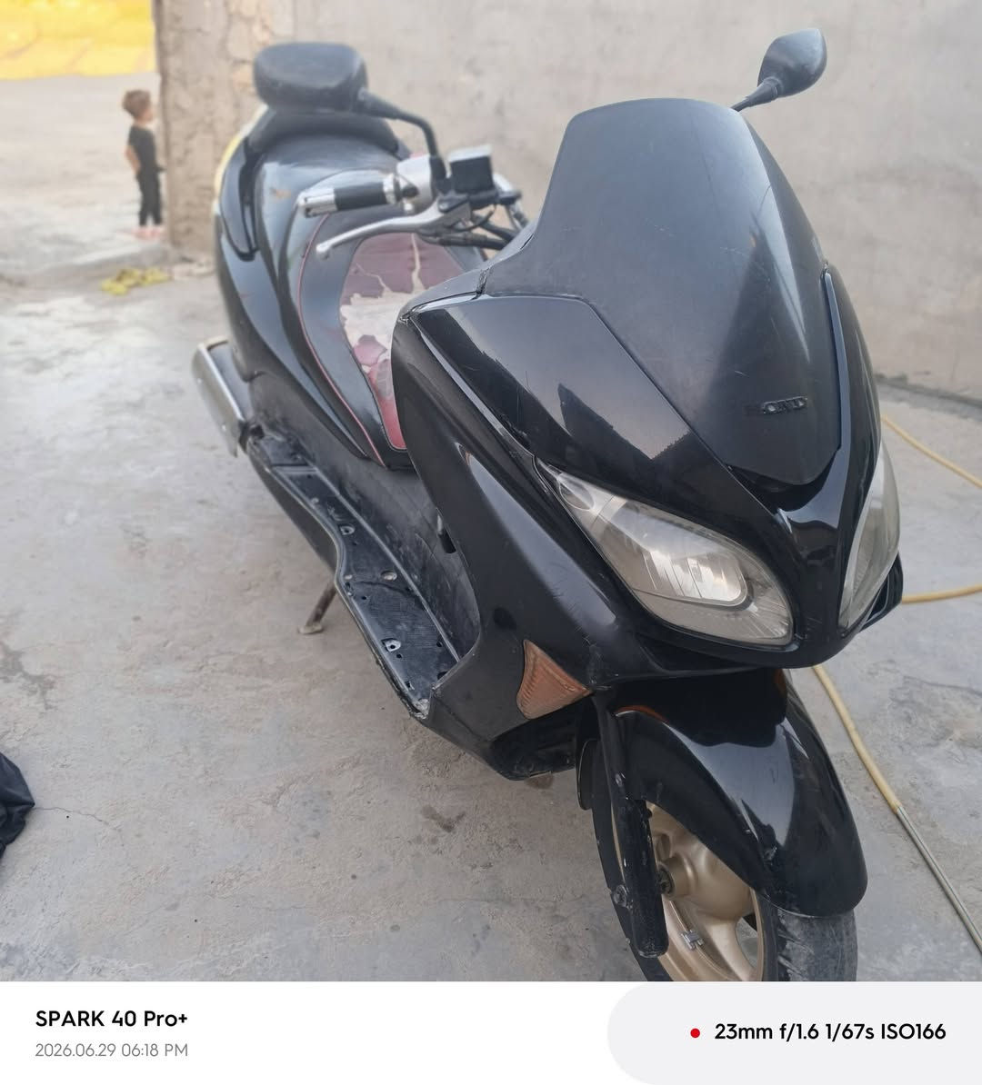 سلام عليكم فورزه 0/9للبيع سعر 700وبيه مجال عنوان بغداد فلكت سلمان باك ***********
