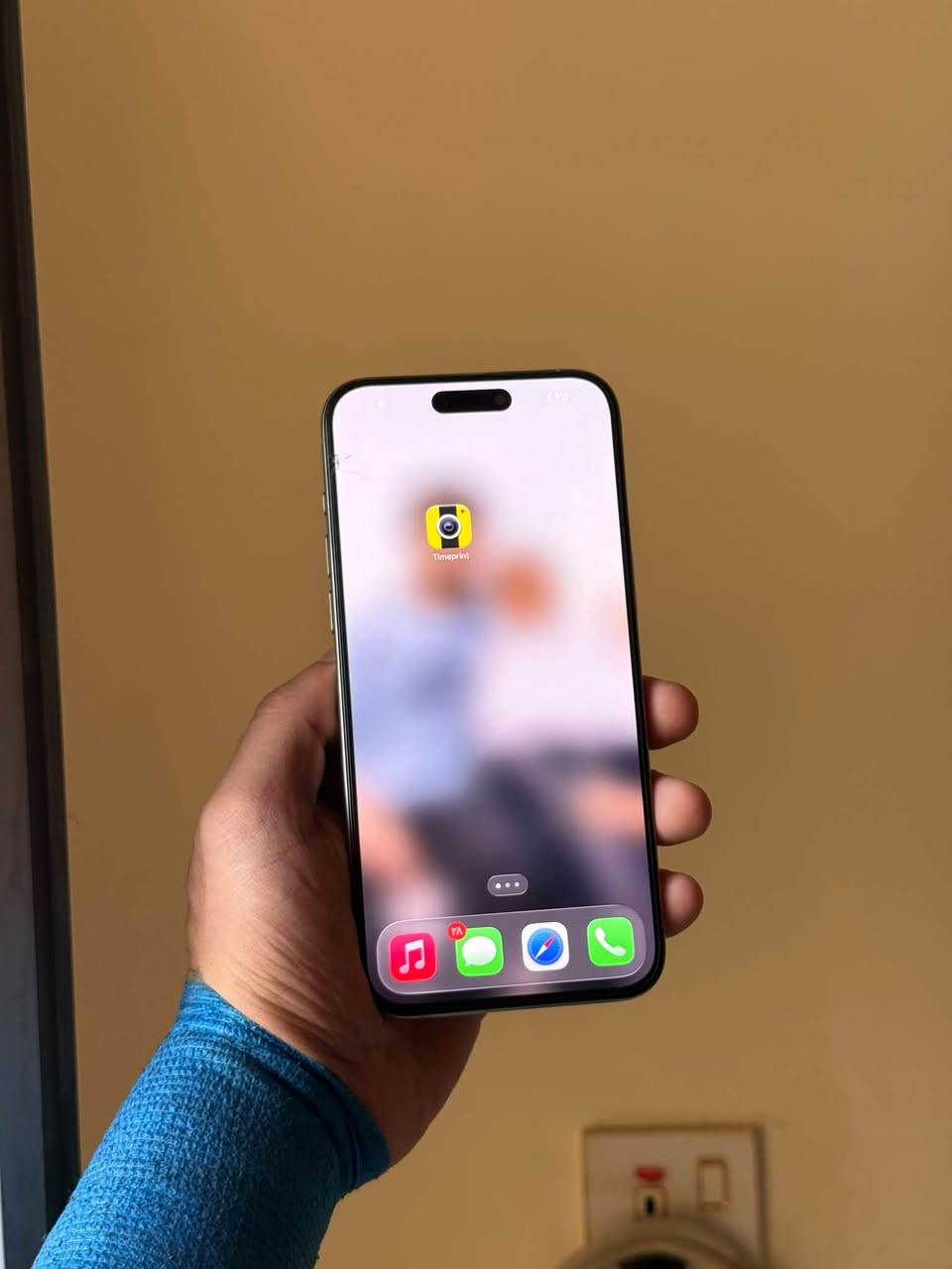 ايفون 15 برو ماكس ذاكره 256 بطاريه 86 مستبدل شاشه درجه اولى شرط الفحص كلشي شغال بي رايده 675 نهائي مكاني بغداد غزاليه ***********
