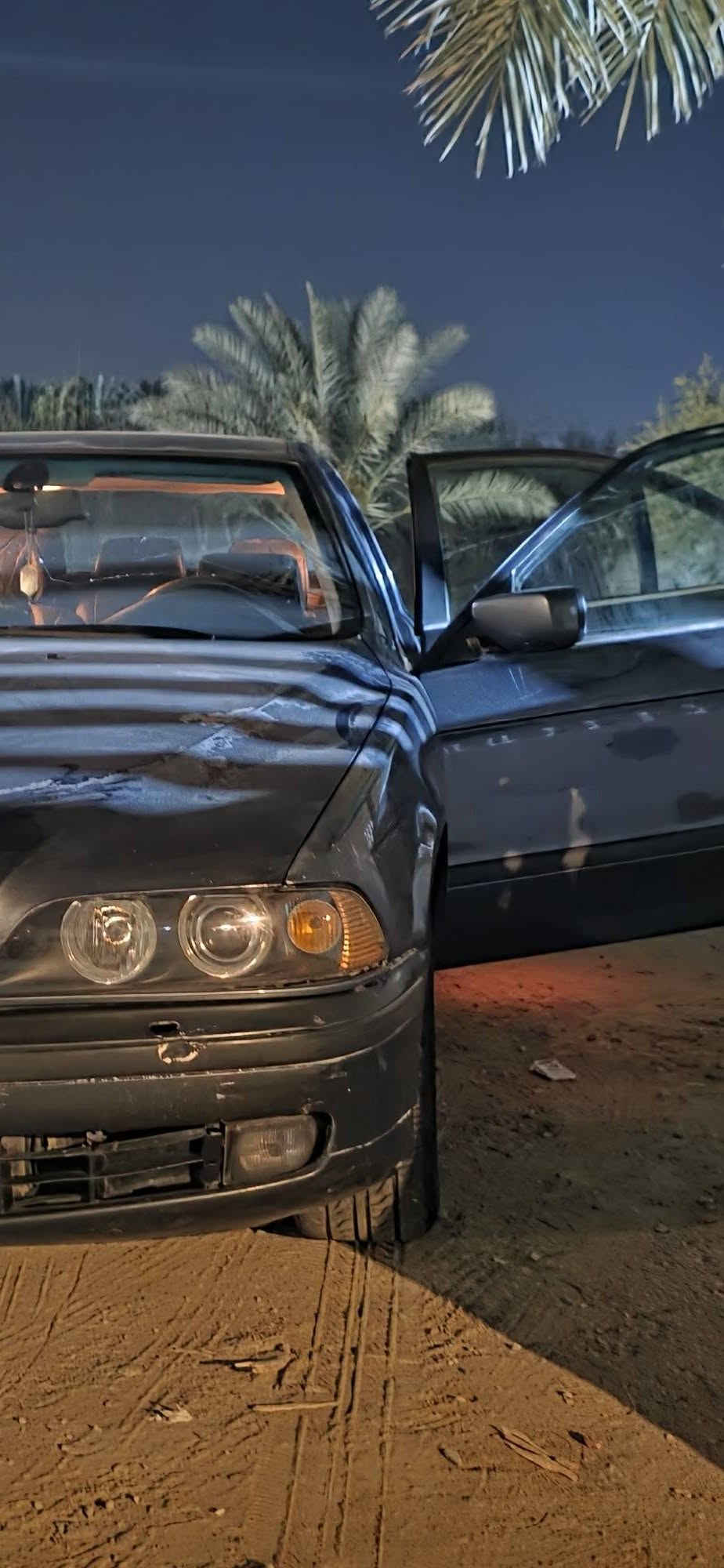 🚘 للبيع BMW E39 528i موديل 1998
🔹 المواصفات:

- الموديل: BMW E39 528i
- سنة الصنع: 1998 مسجل بالسنوية 1997
 بأسمي رقم بغداد سنويتها 2028
- المحرك: 6 سلندر خطي 2.8 لتر
- القير: أوتوماتيك تيبروتك
- الدفع: خلفي
- السيارة سيدان 4 أبواب
- المقاعد: 5 ركاب
- الماركة ألمانية وارد ياباني 🇩🇪

🔧 مواصفات السيارة وحالتها:

- داخلها جلد الاصلي ونظيف واضح بالصور 
- المكينة مكفولة من بخار وتنقيص وكذالك الگير 
- منظومة تبريد جديدة بالكامل
- التايرات تخم نظيف
- سبير وأدوات كاملة وياها كهربائياتها شغاله كشنات كهربائية ستيرن نزول وصعود كهربائي ضوء زنون

. الملاحظات 
دعاميات يرادلهن ادامة او تبديل مثل ما موضح بالصور بيها جراد بالبنيد وشويه بداية القمارة فقط اما الباقي مابيها قطرة جراد يرادلها بوليش تطلع تخبل

السعر: 68 وبيه مجال مكاني بابل مشروع المسيب

📞 للاستفسار والتواصل:
***********

الجادين أهلاً وسهلاً 🌹

#BMW #E39 #528i #BMW1997
