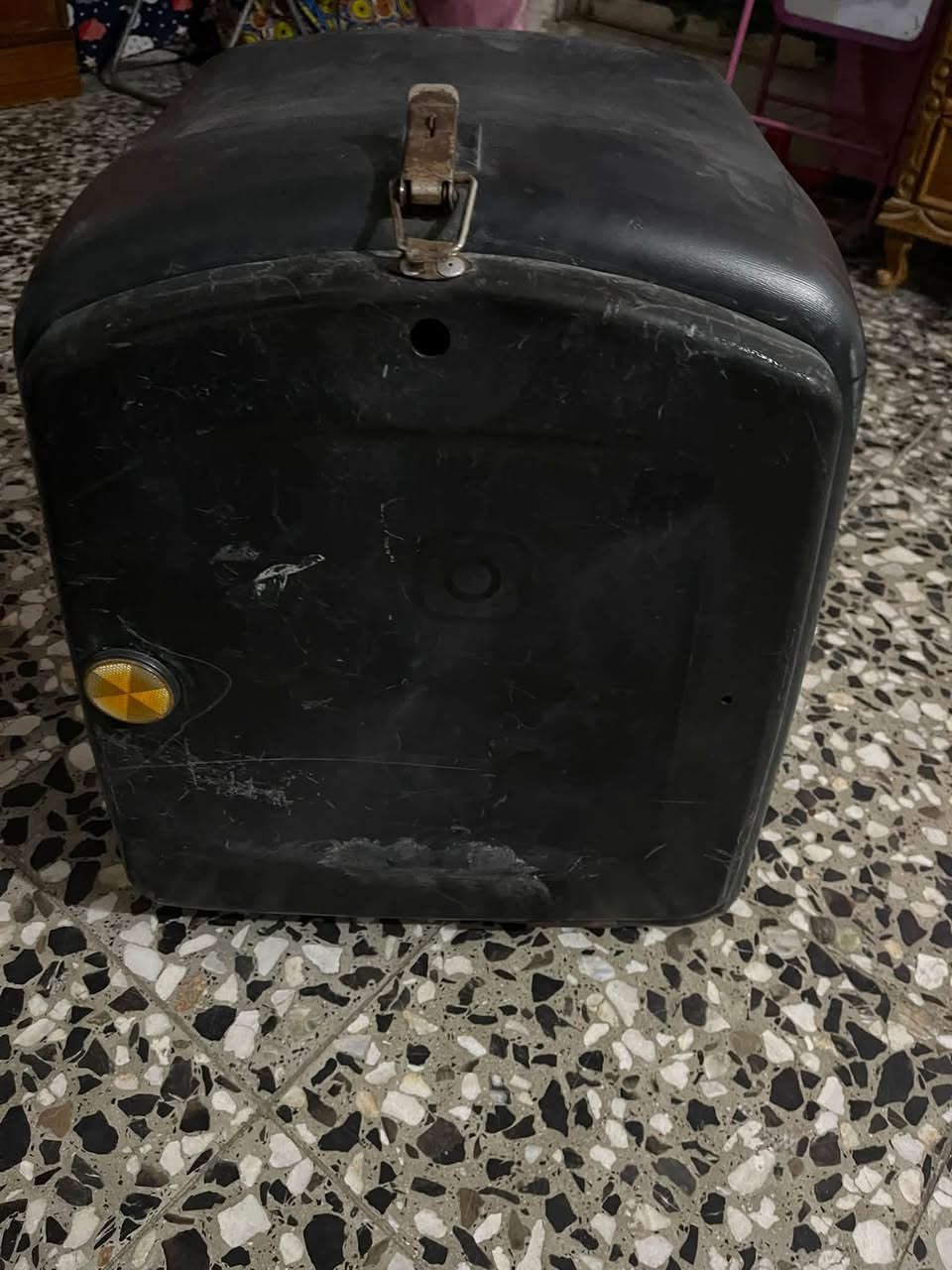 صندوق لبيع نضيف من بره بس الداخل يرادله تنضيف سعره 25 مكاني شرطه الرابعه ***********
