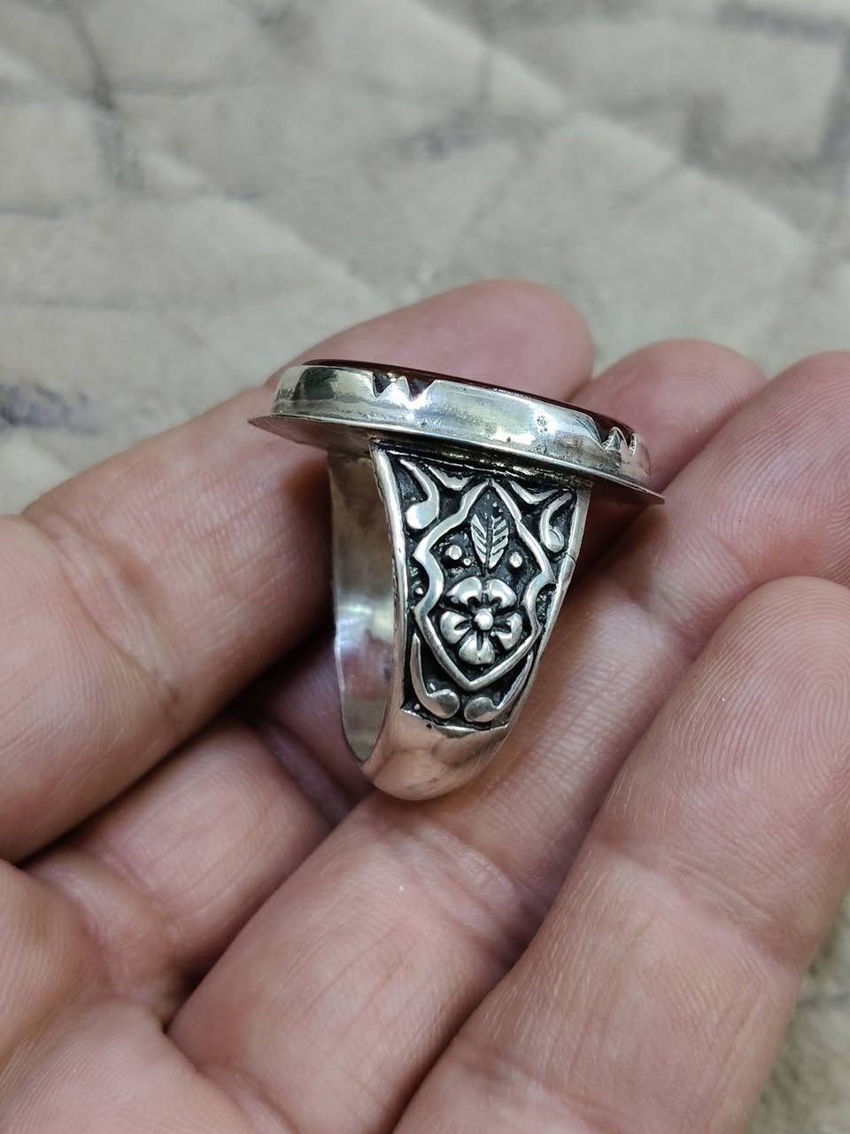 عقيق • حرز • بغداد