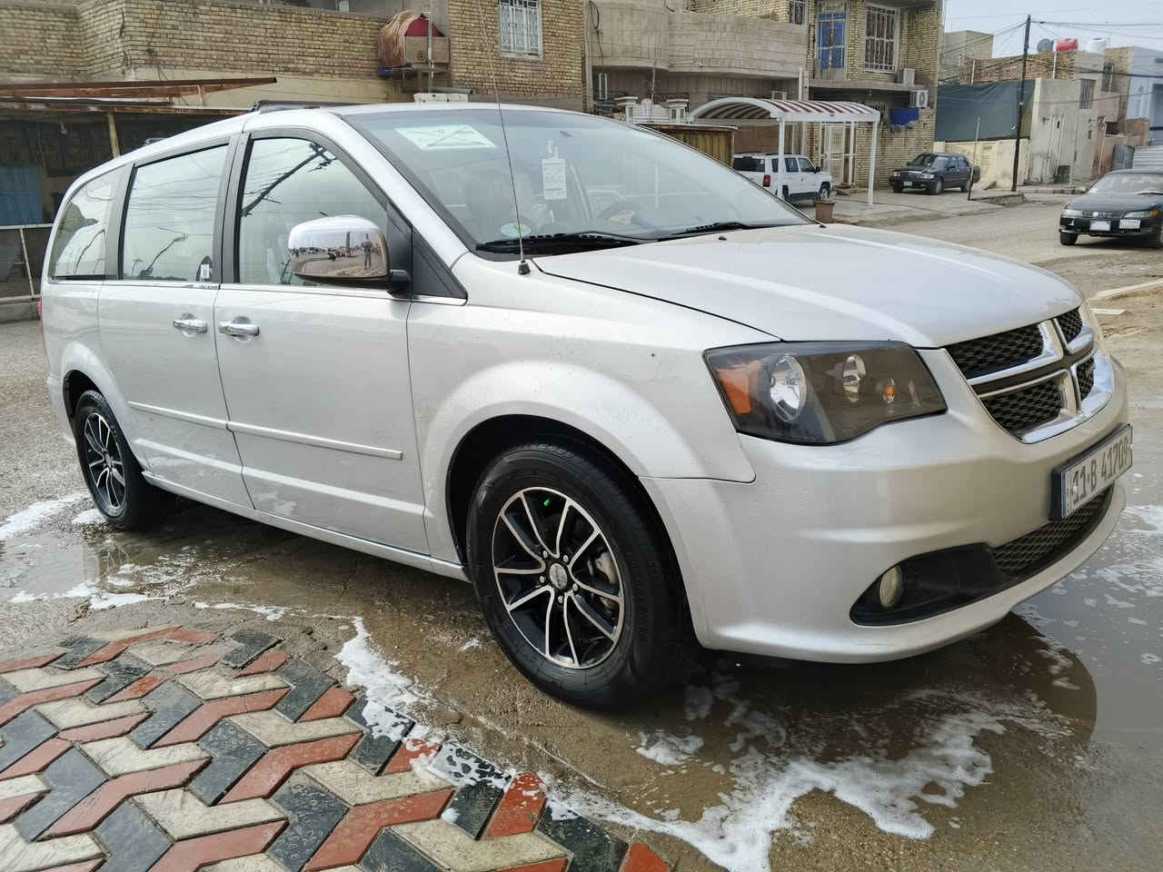 السلام عليكم للبيع دوج كرفان موديل٢٠١١بأسمي رقم وهزه جديده جام٦كهرباء بيبان وصندوك كهرباء كشنات بلع تبريد٣قطع بيهه صبغ٤قطع بدون حادث حداديه امامي خلفي جديدتخم تايرويل جديدمنظومة زنون كامله سياره جاهزه***********السعر١٢٨مكاني ميسان قطاع٣٠
