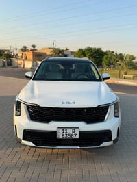 سورنتو 2025   V6 رقم بغداد ب اسمي تحويل ثاني يوم 7 راكب  داتا شو  دبل ...