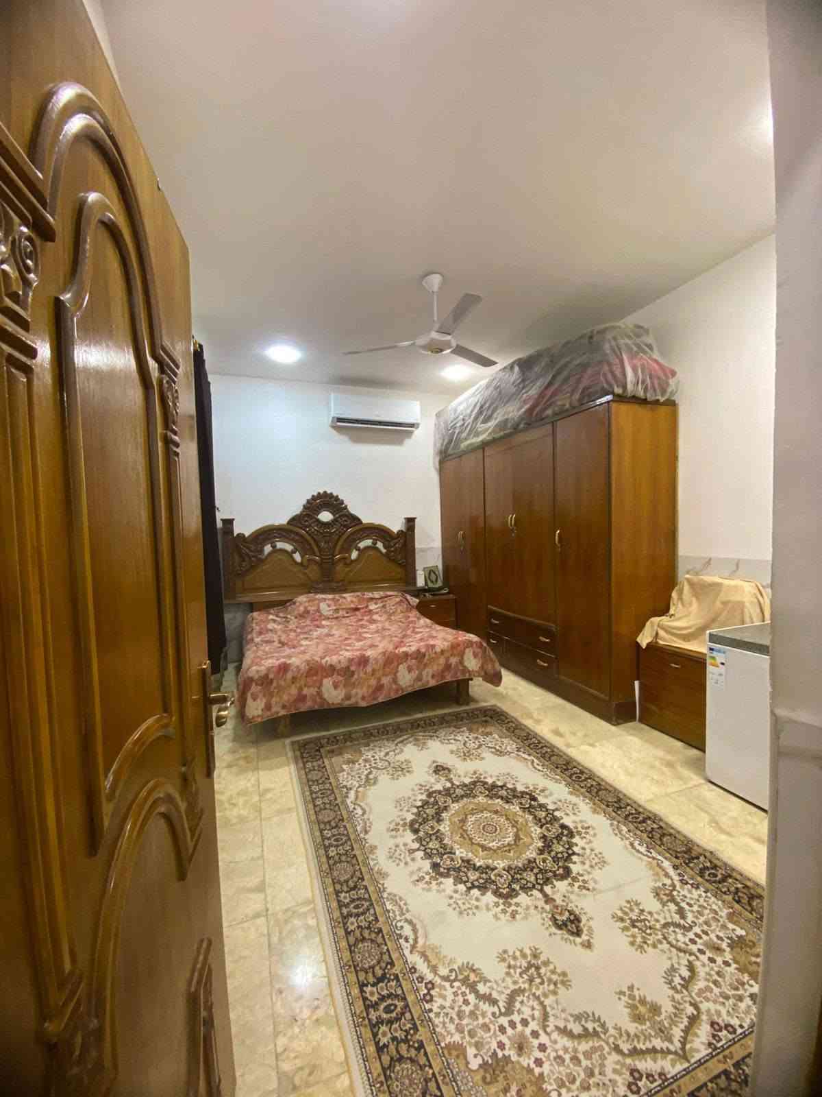 السلام عليكم البيت زراعي للبيع مساحة 150م استقبال معزول ومطبخ بارد ومطبخ حار وصالة وغرفتين وطابق ثاني غرفتين أسويت عنوان البيت الزعفرانية منطقة بيت بنية الفرع 13 
ألاستفسار ع الرقم: ***********

