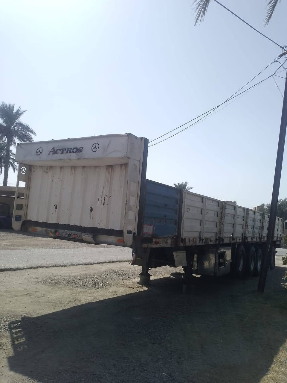 السلام عليكم عربة اوربية للبيع خمس محور طول ١٣و٦٠ نص جناب العربانة مثل الي بالصورة جاهزة للشغل المكان ابي غريب للاتصال ***********
